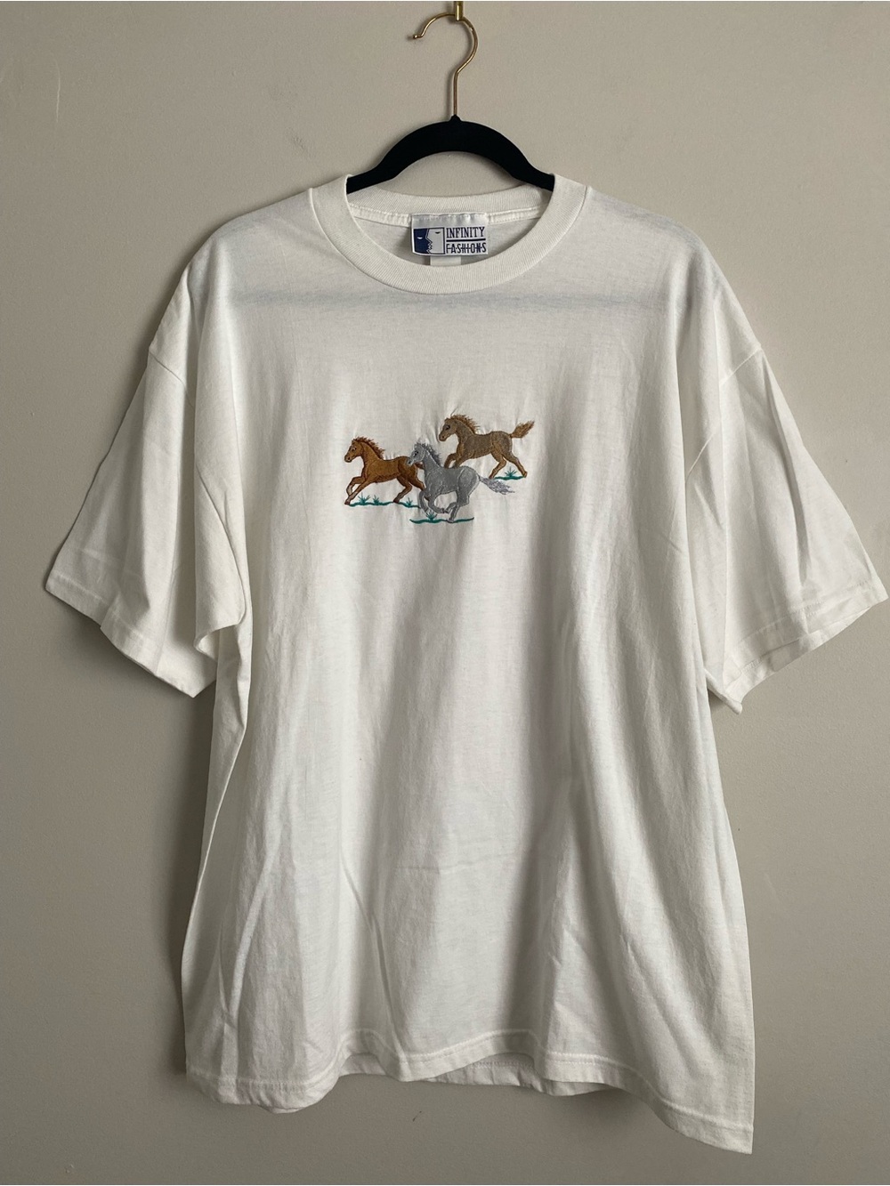 Infinity Fashions T Shirt XL Embroidered Horses Vintage Equestrian Derby Western